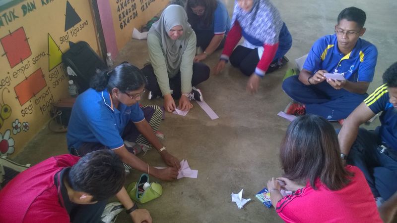 Fail:MEMBUAT ORIGAMI.jpg